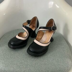 John Fluevog Black & Cream Mini Elif Mary Jane. Size 7.5